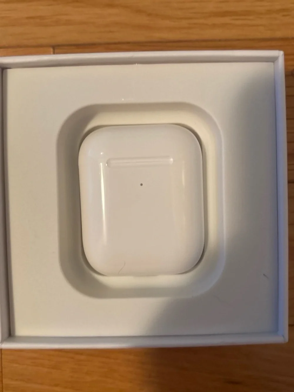 Apple White Wireless Earbuds with Charging Case (Boxed)